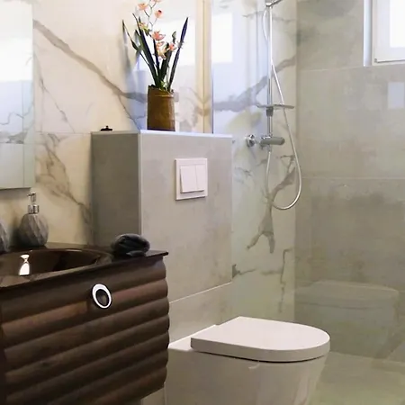 Villela - The Ideal Luxury Coastal Family Paradice With Private Heated Pool & Seaview 别墅 *