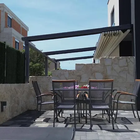 Villela - The Ideal Luxury Coastal Family Paradice With Private Heated Pool & Seaview 别墅